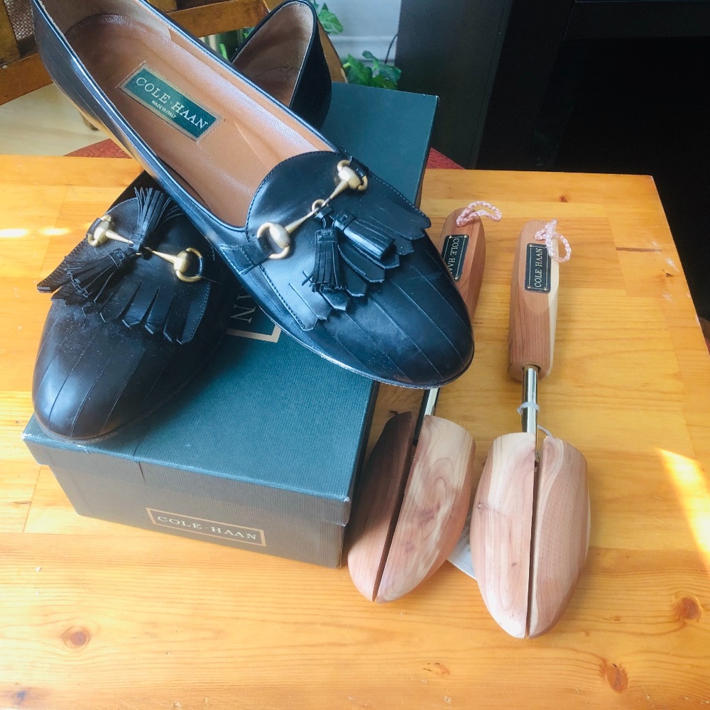 Cole Haan Womens Black Loafer Tassel Buckle